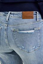 Brenda Retro 90's Destructed Straight Fit