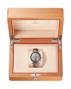 Speedmaster Racing 44.25 mm, steel on leather strap