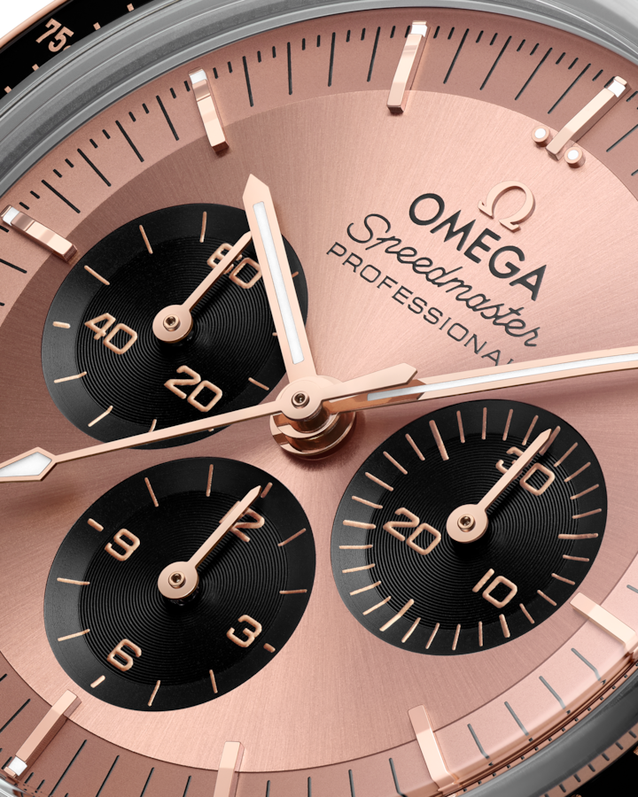 Speedmaster Moonwatch Professional 42 mm, steel ‑ Sedna™ gold on alligator