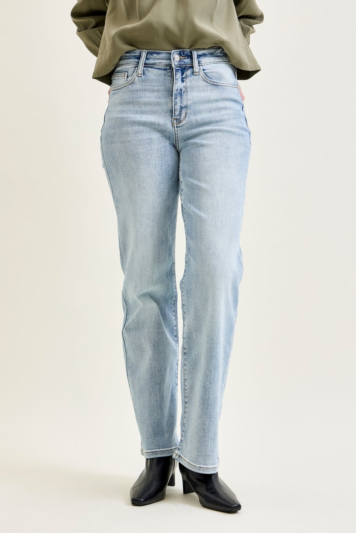 Kimberly Light Wash Straight Leg Jeans